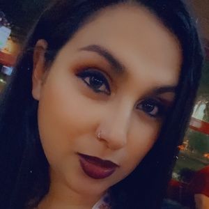 Meet your Posher, Evelinda